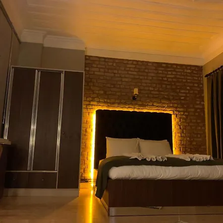 Hotel Berfinn *
